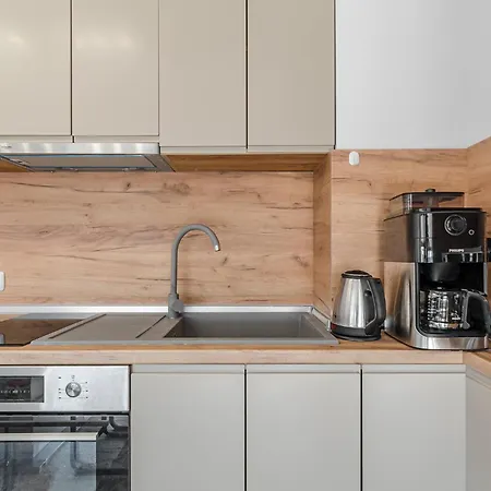 New Vinnie View ヴァルナ