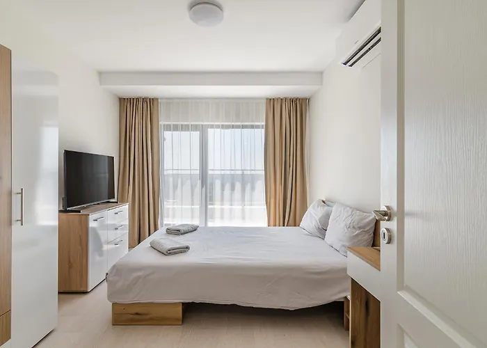 New Vinnie View * Varna