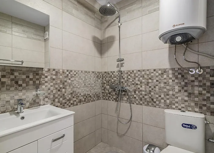 New Vinnie View ヴァルナ