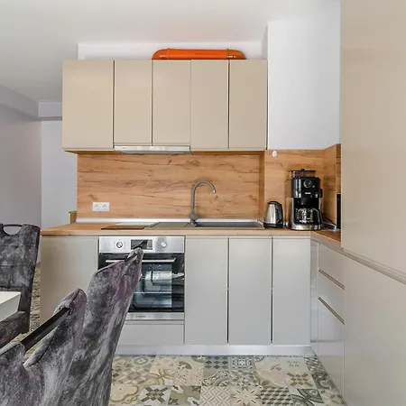 New Vinnie View * Varna