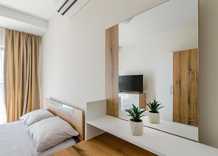 New Vinnie View Apartment Varna